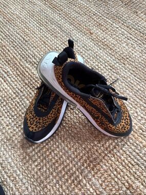 Nike Air Max Up Women's Leopard-Print Athletic Sneakers - Black & Brown